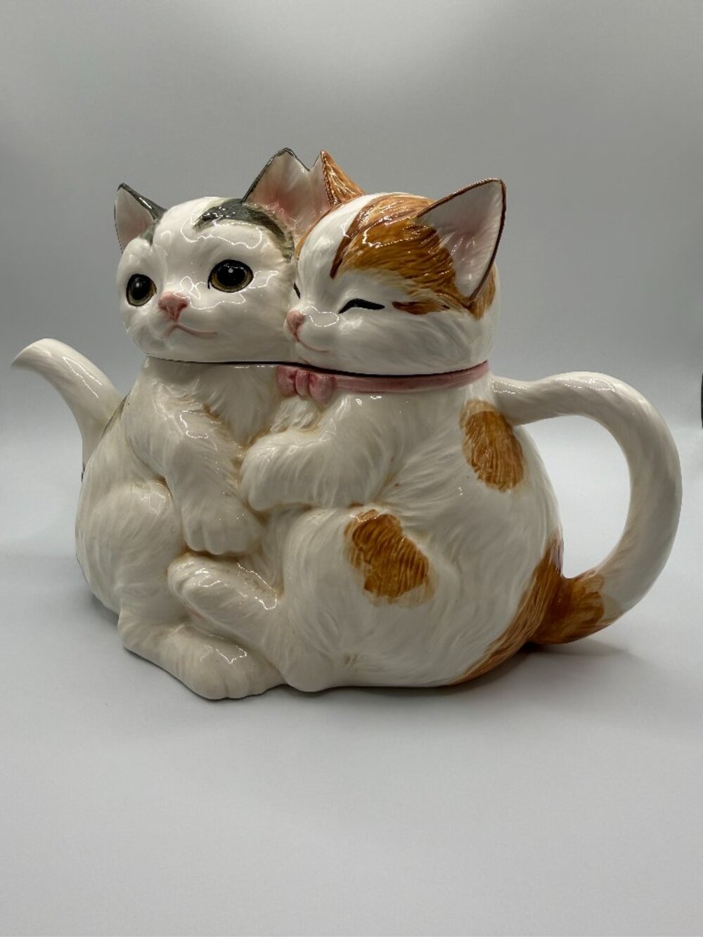 VTG Ceramic Snuggling Kittens Teapot by Hearth & Home